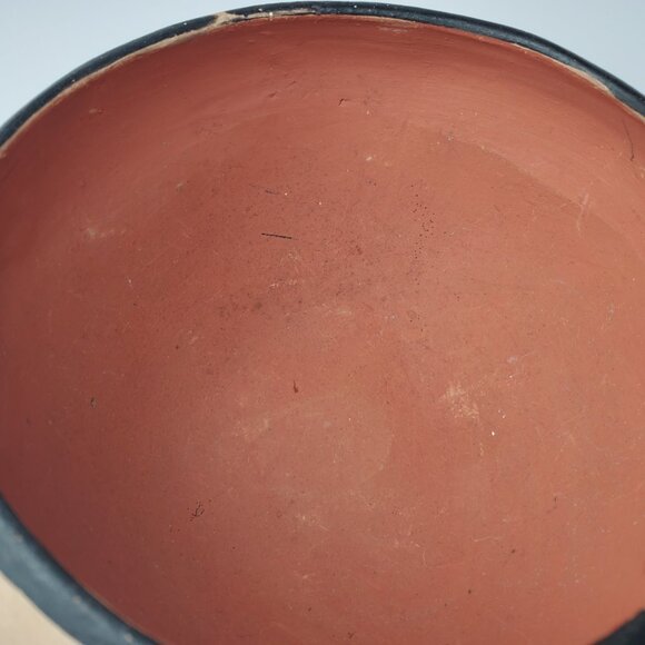 Santo Domingo Pueblo (Kewa) Hand-Coiled Pottery Bowl with Handles-vintage item - Picture 14 of 14